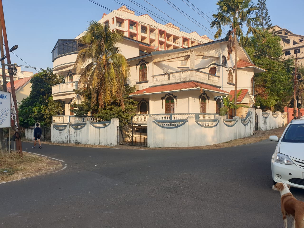 BRAGANZA HOUSE-SIDE ELEVATION